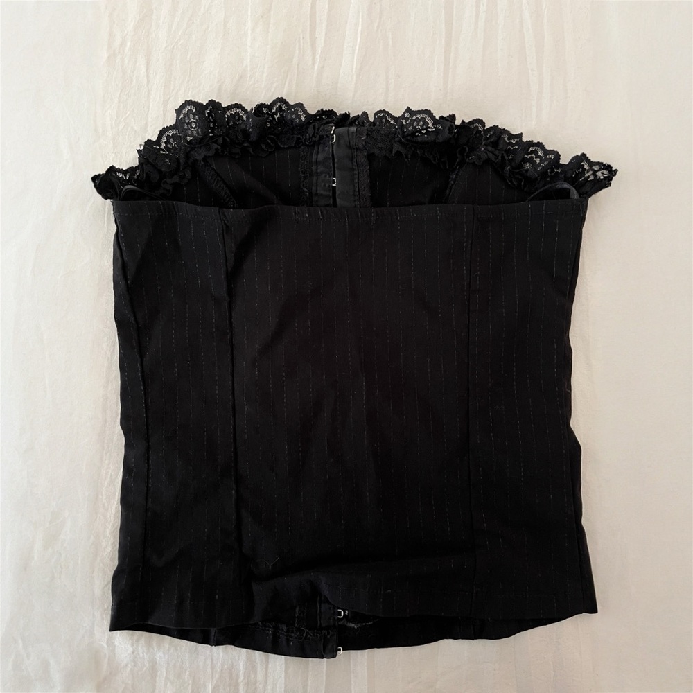 Black Lace-Trimmed Bodysuit - Picture 2 of 6